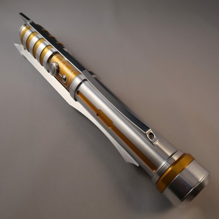 Butcher LE Lightsaber With No Windows Emitter Up