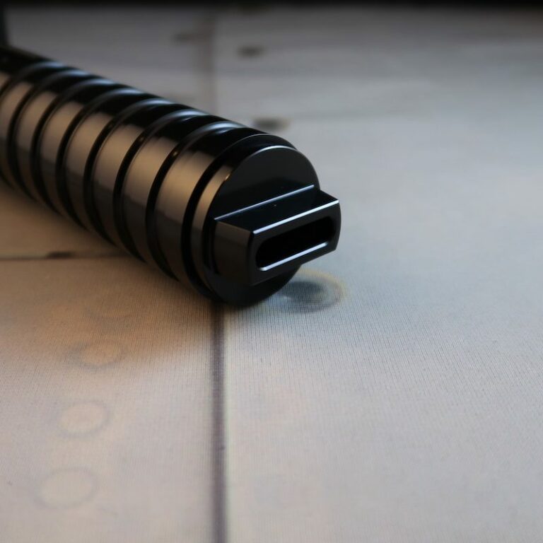 Close Up - Pommel