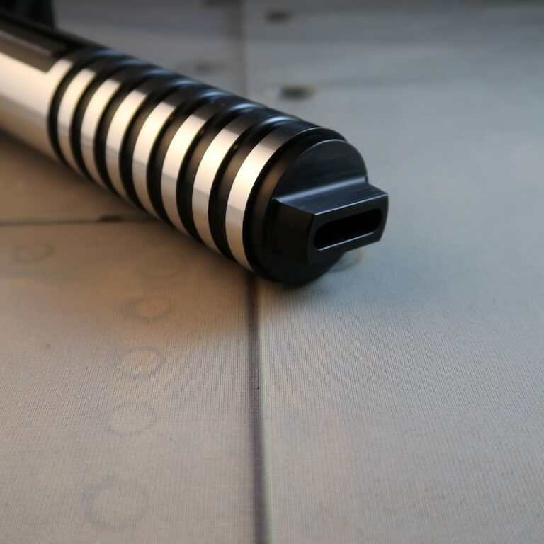 Close Up - Pommel
