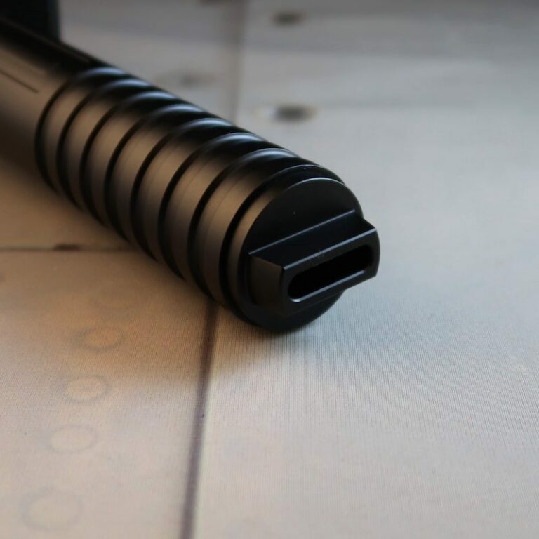 Close Up - Pommel