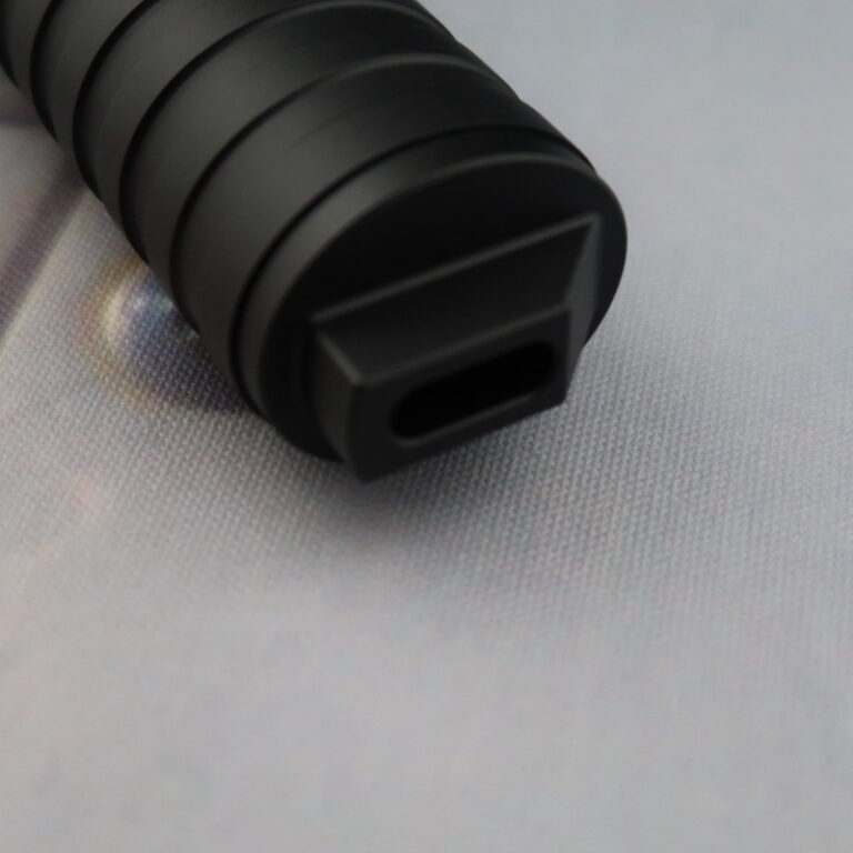 Darksaber v2 - Pommel